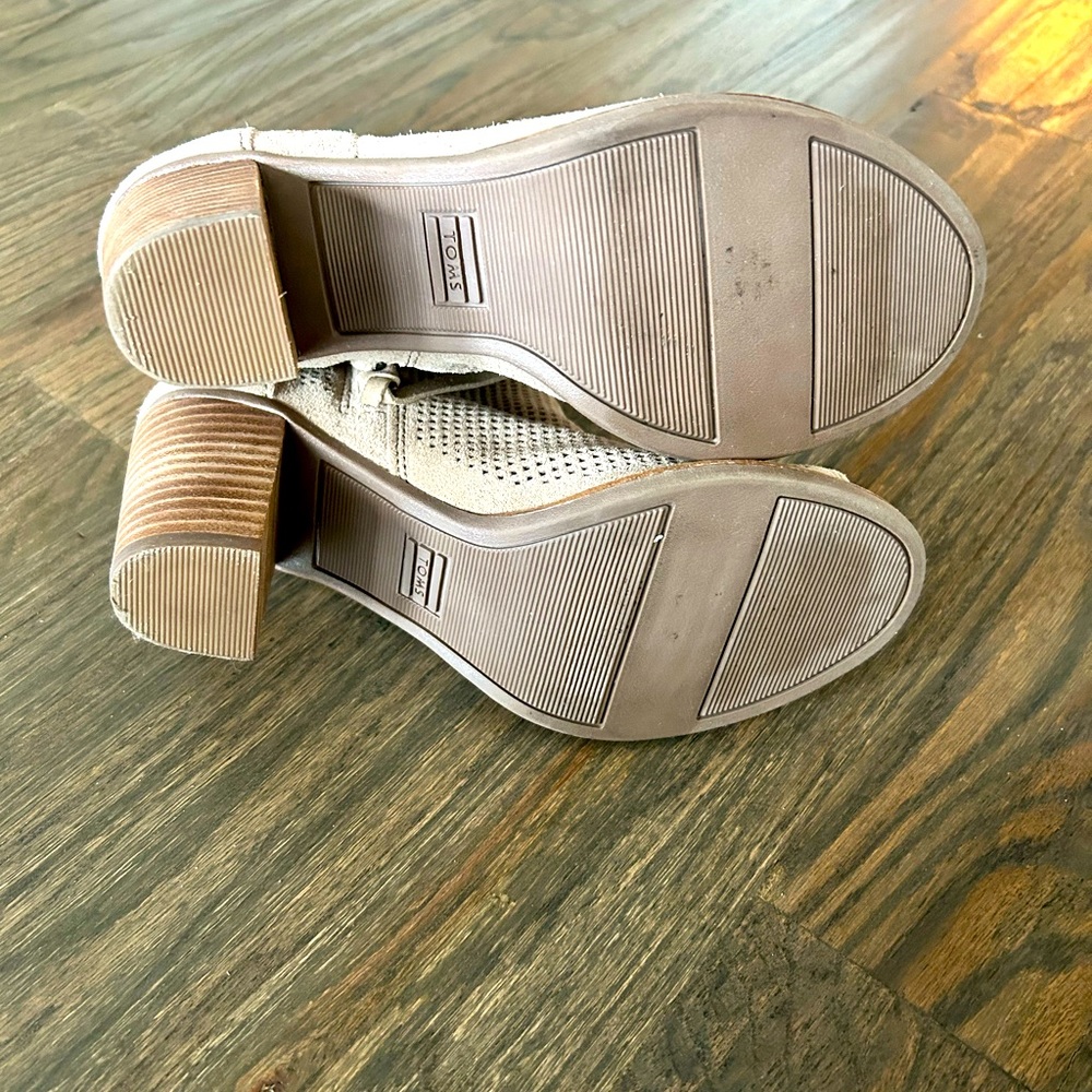 TOMS - Picture 3 of 8